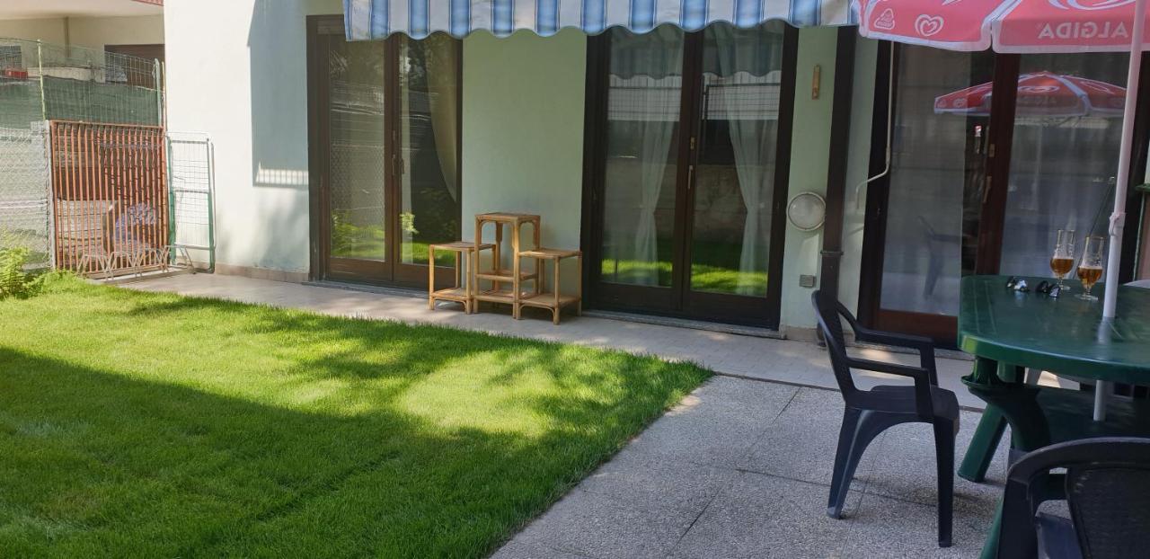 Holiday Residence With Private Garden Exterior foto